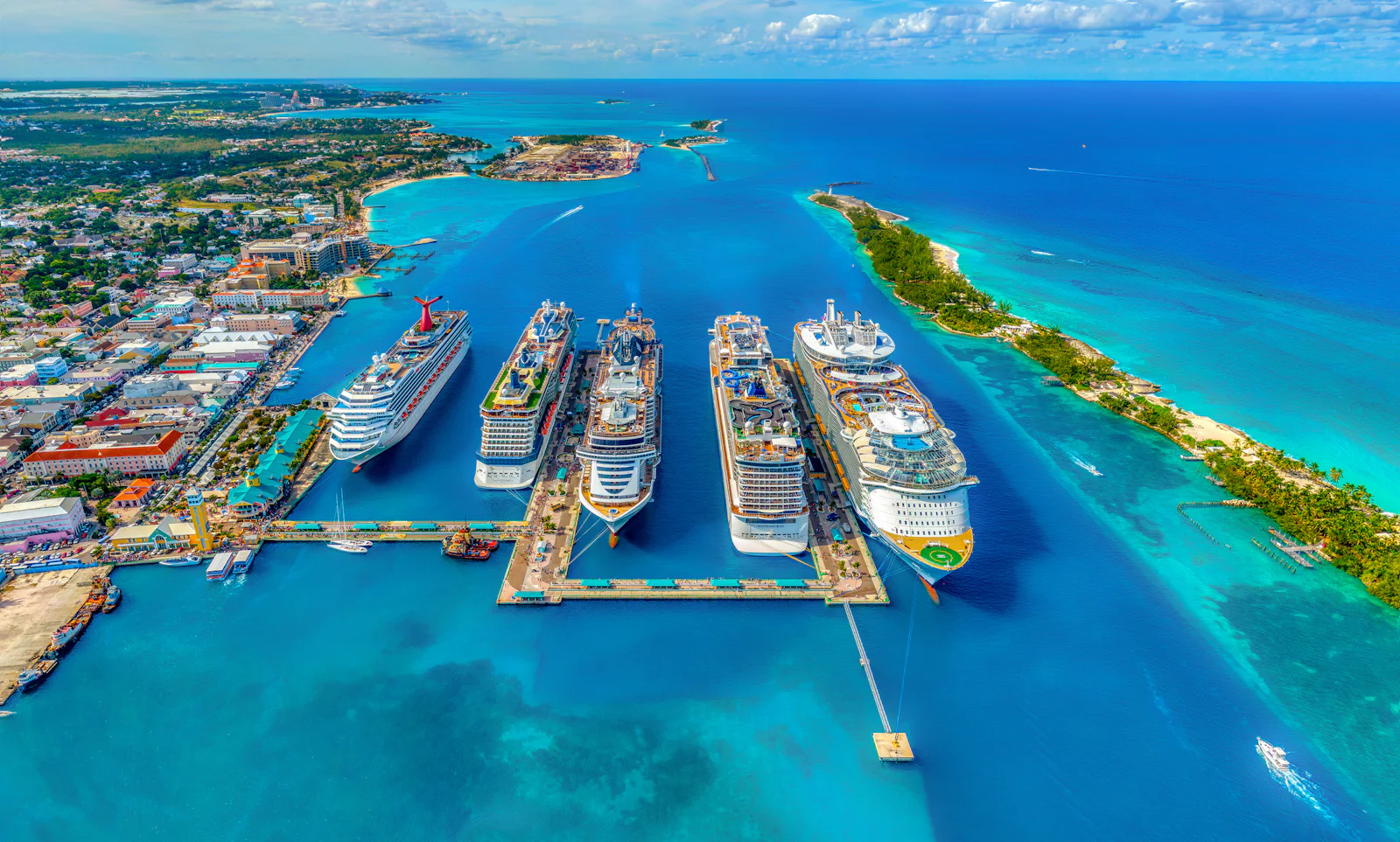 Kreuzfahrtschiff im Mittelmeer